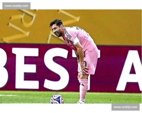 登贝莱追星梅西名场面!更衣室勾肩搭背聊 5 分钟,巴萨老队友再续兄弟情 登贝莱追星梅西名场面!更衣室勾肩搭背聊 5 分钟,巴萨老队友再续兄弟情