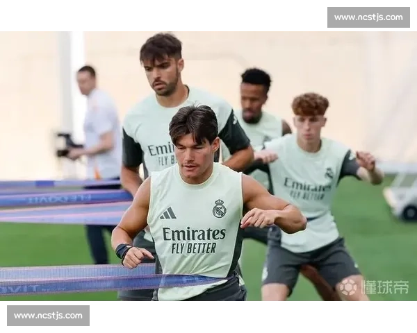 马卡:中场危机!皇马奥地利热身赛仅三人可用,阿隆索被迫启用青训 马卡:中场危机!皇马奥地利热身赛仅三人可用,阿隆索被迫启用青训